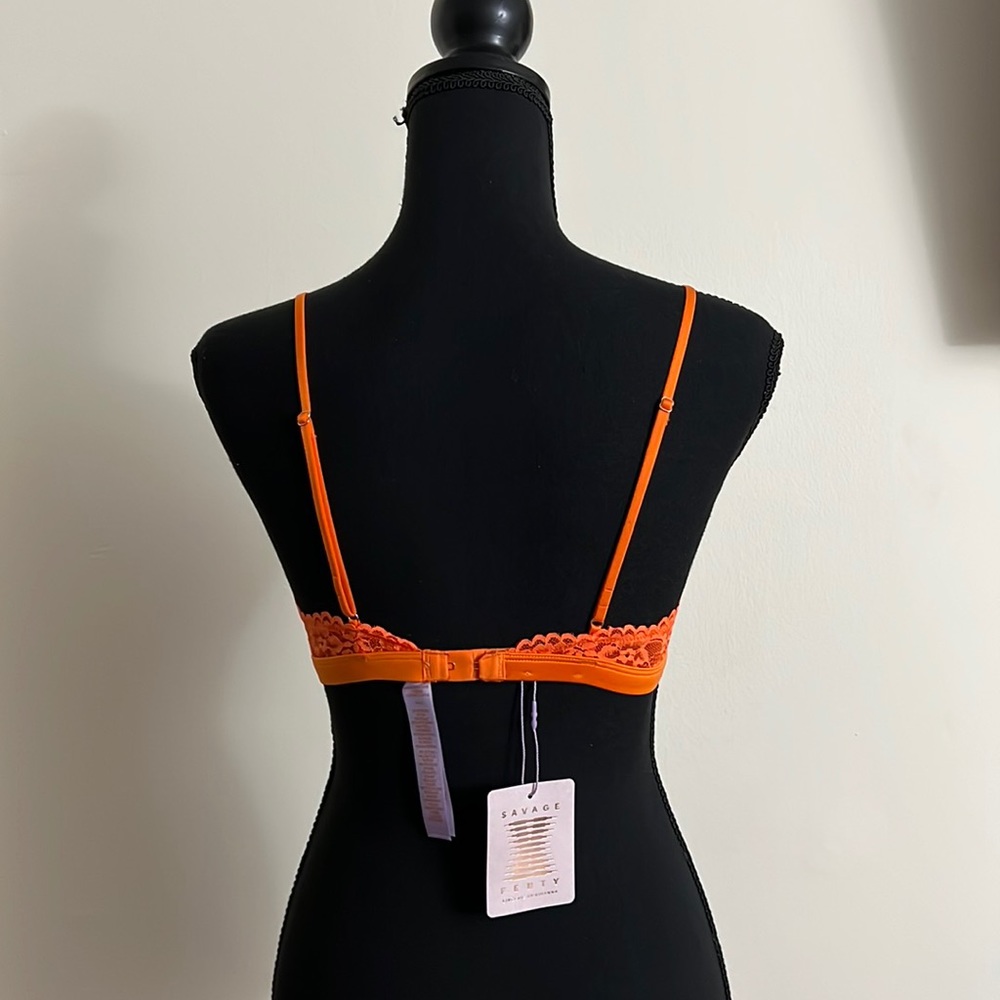 🆕SAVAGE X FENTY Orange Lace Bralette - Size: S - Picture 6 of 9